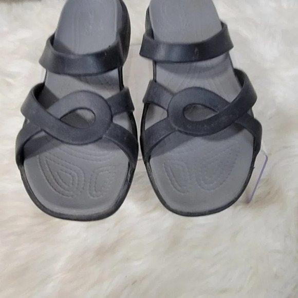 CROCS Womens size 10 Open Toe Slip On Low Wedge Strappy Slides Black Gray Casual - Picture 4 of 8